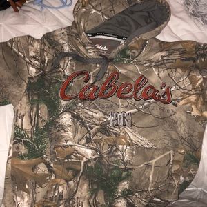 Cabelas women’s sweatshirt